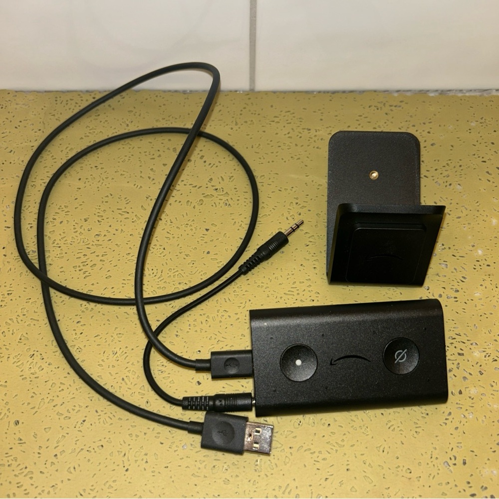 Echo Auto (1st gen) Hands-free Alexa for car with Air Vent Mount phone required